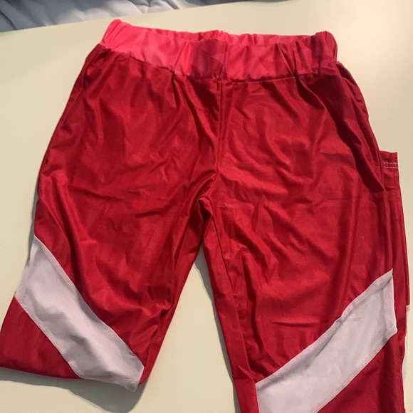 pullover shirt and leggings by Lilly - Picture 8 of 9